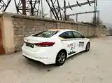 Hyundai Elantra, 2017-3