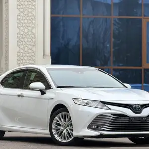 Toyota Camry, 2018