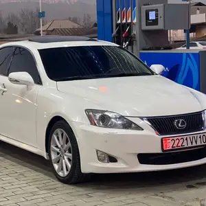 Lexus IS series, 2010