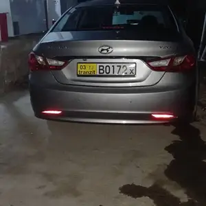 Hyundai Sonata, 2010