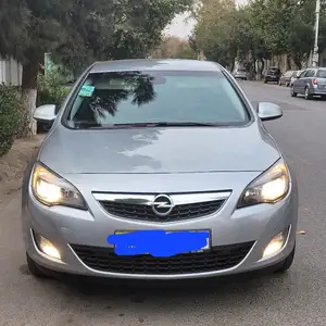 Opel Astra J, 2011