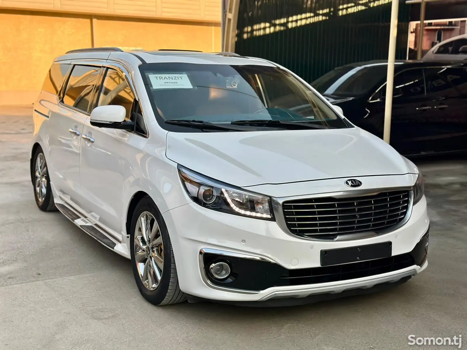 Kia Carnival, 2015-1