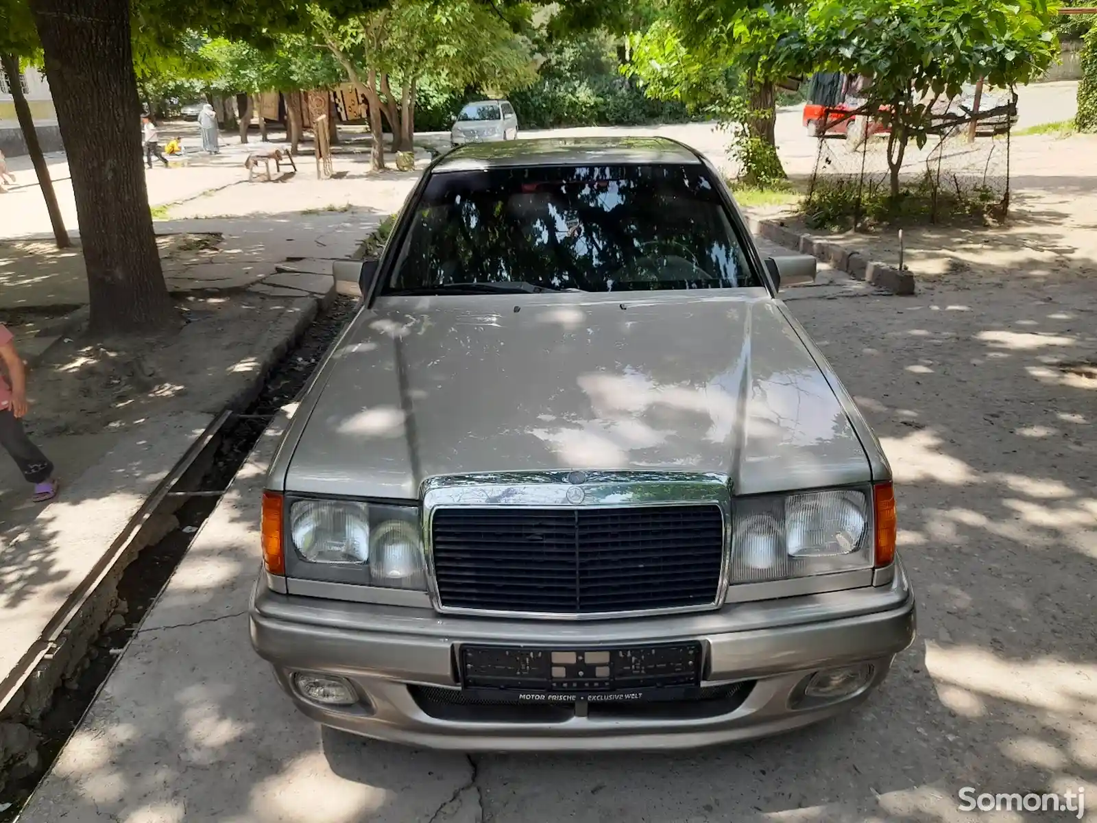 Mercedes-Benz W124, 1990-4