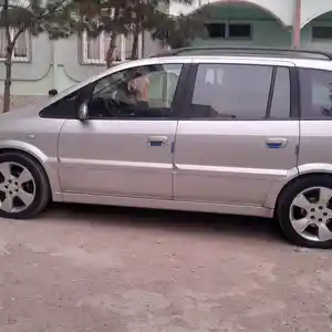 Opel Zafira, 2005