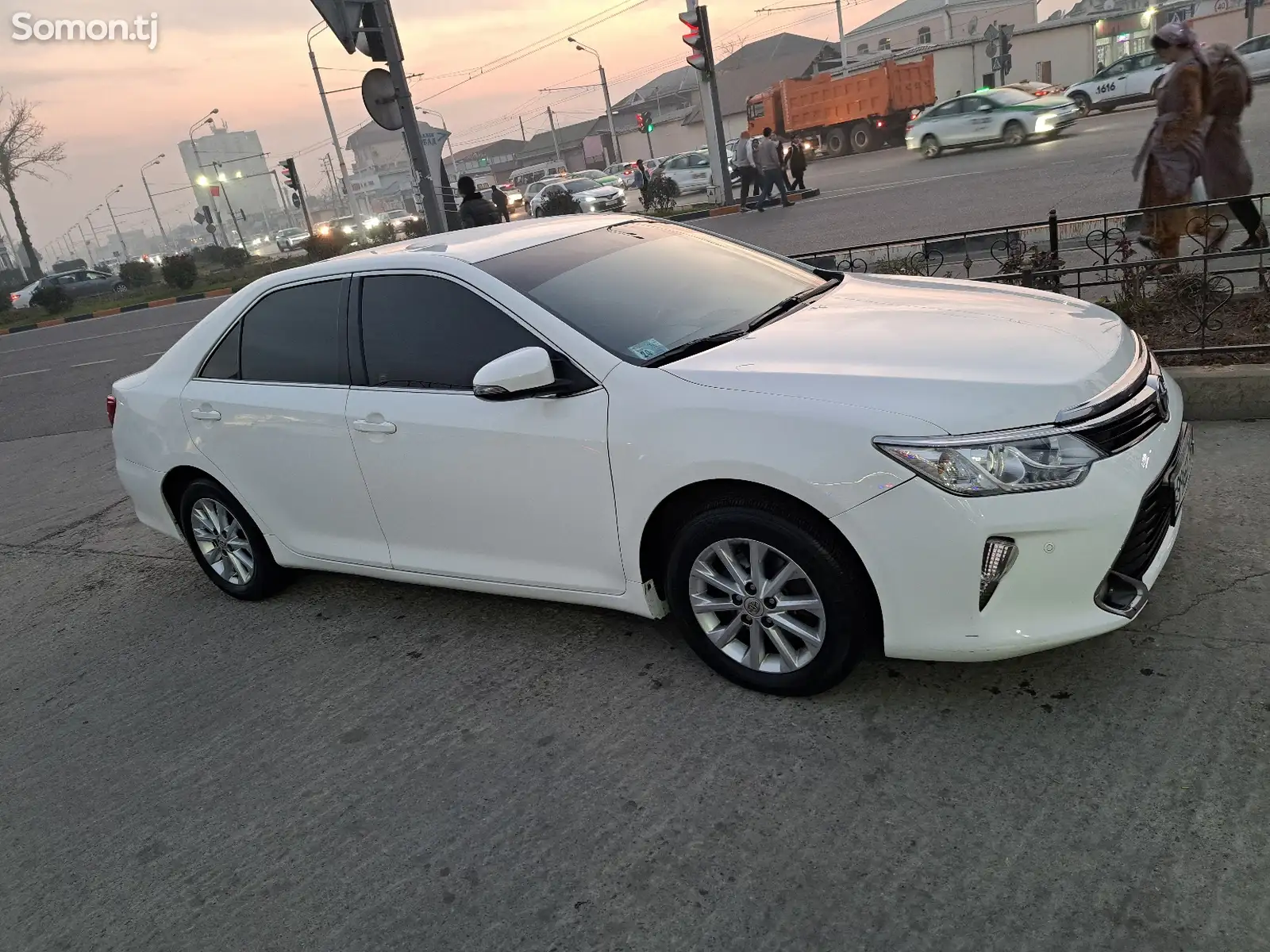 Toyota Camry, 2016-1