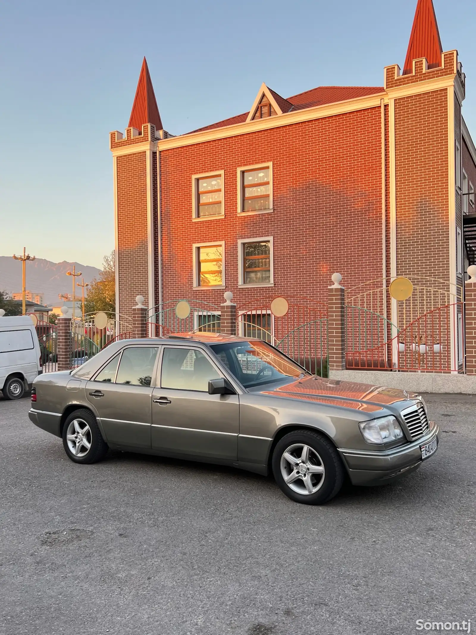 Mercedes-Benz W124, 1992-2