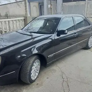 Mercedes-Benz E class, 2002