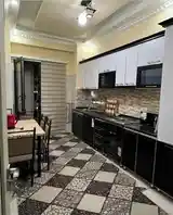 3-комн. квартира, 8 этаж, 70м², Молодежный театр-5