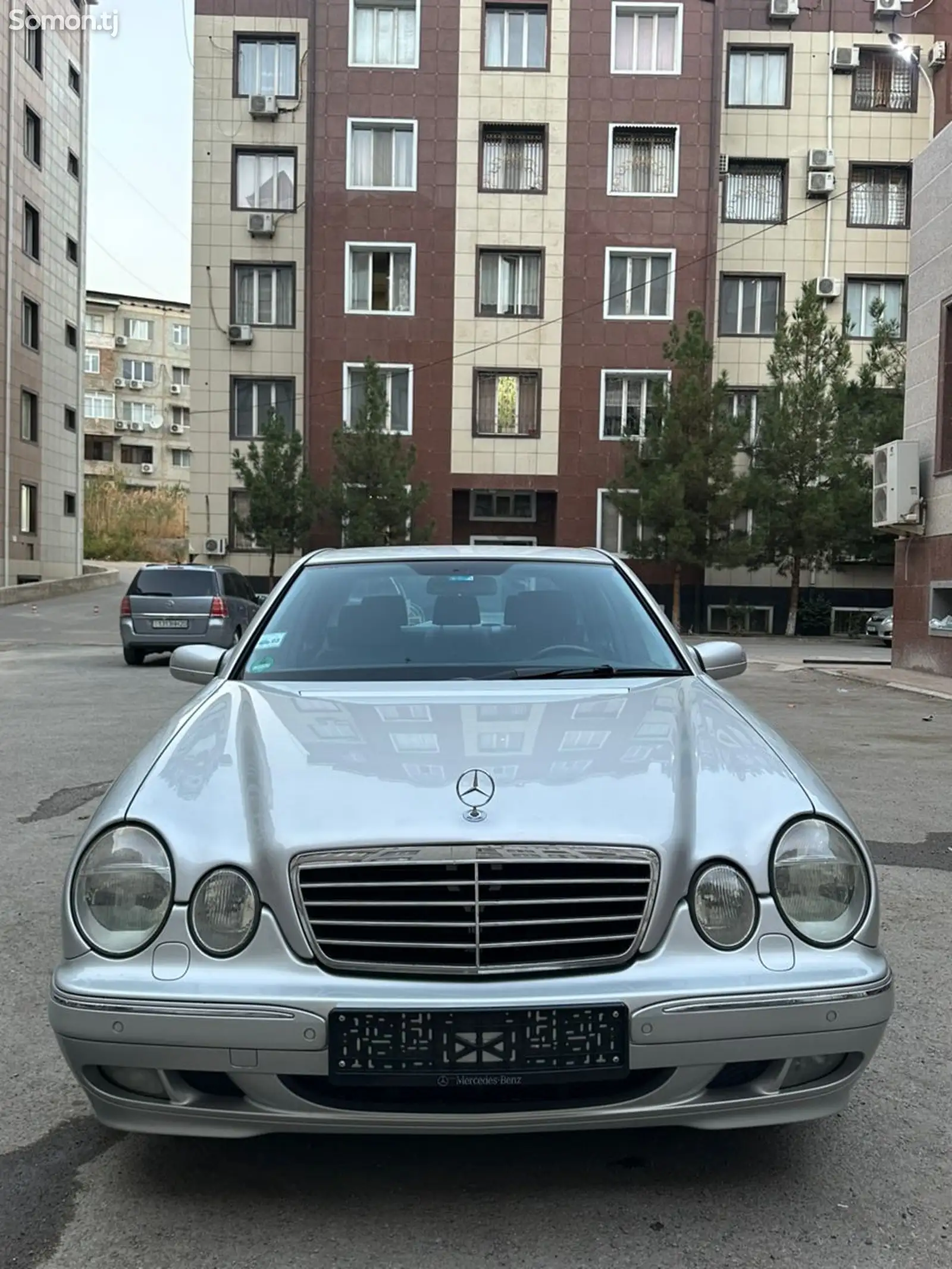 Mercedes-Benz E class, 2002-3