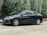 Hyundai Elantra, 2017-3