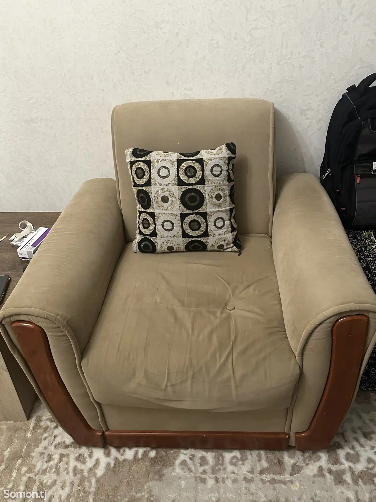Раскладной диван, кресла и подставка для телевизора-4
