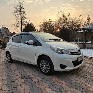 Toyota Vitz, 2012