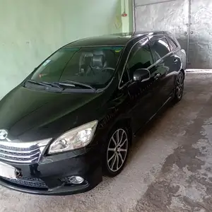 Toyota Mark X ZiO, 2010