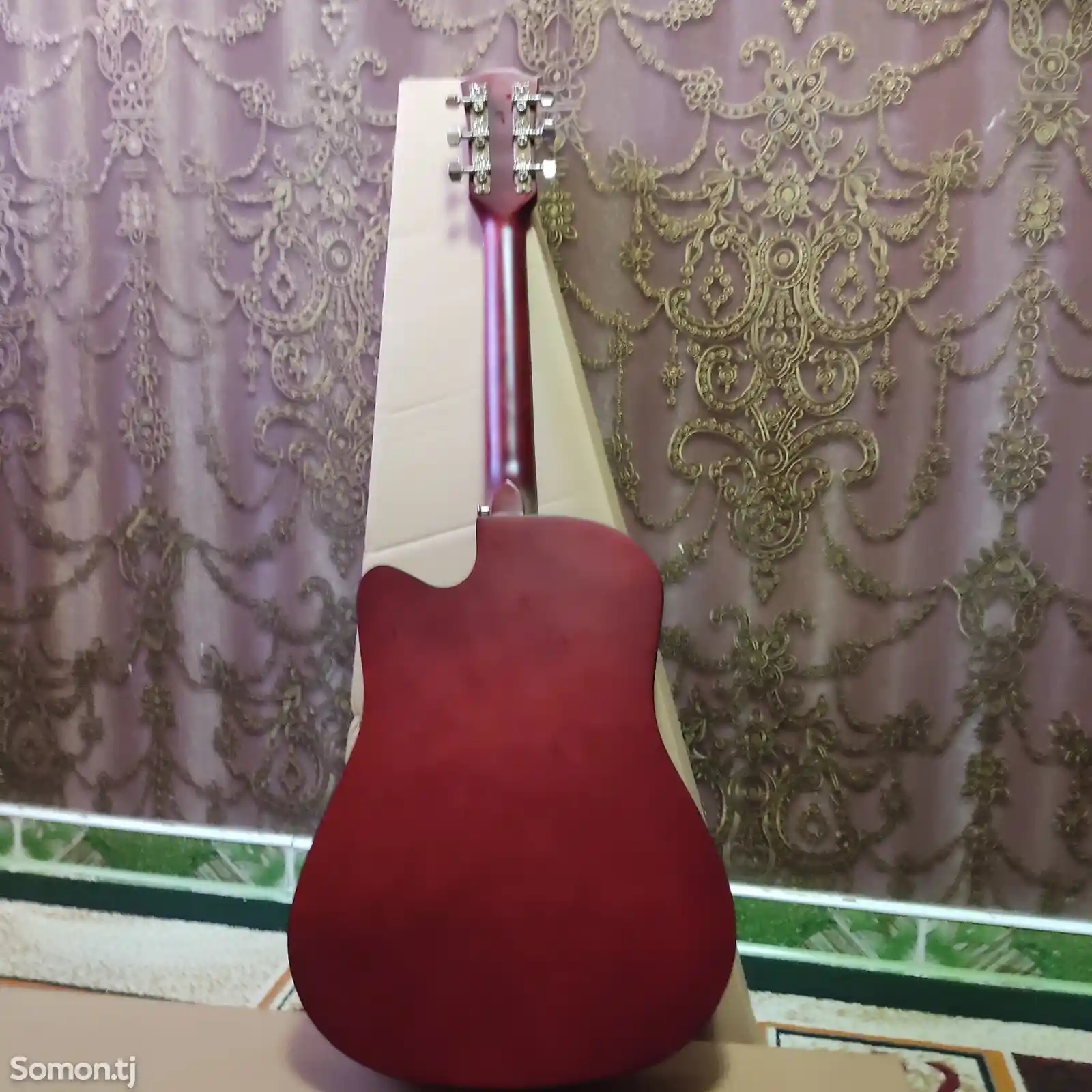 Гитара с чехлом-2