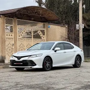 Toyota Camry, 2017