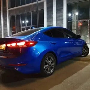 Hyundai Elantra, 2016