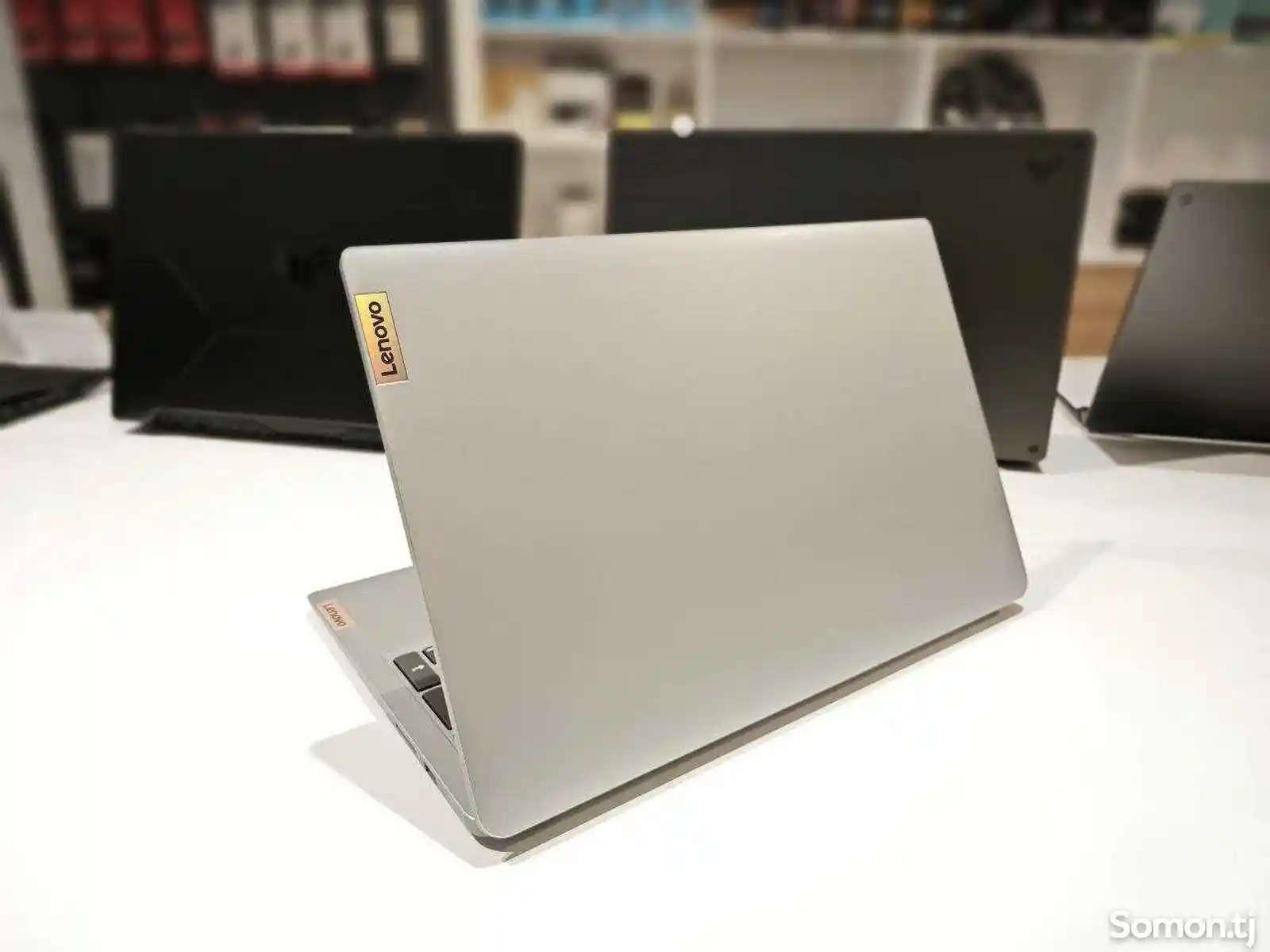 Ноутбук Lenovo ideapad Celeron 4/256gb SSD-1