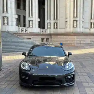 Porsche Panamera, 2015