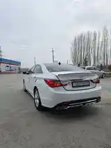 Hyundai Sonata, 2010-4