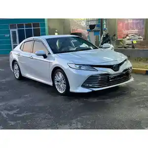 Toyota Camry, 2018