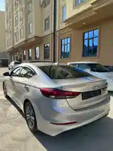 Hyundai Elantra, 2018-6