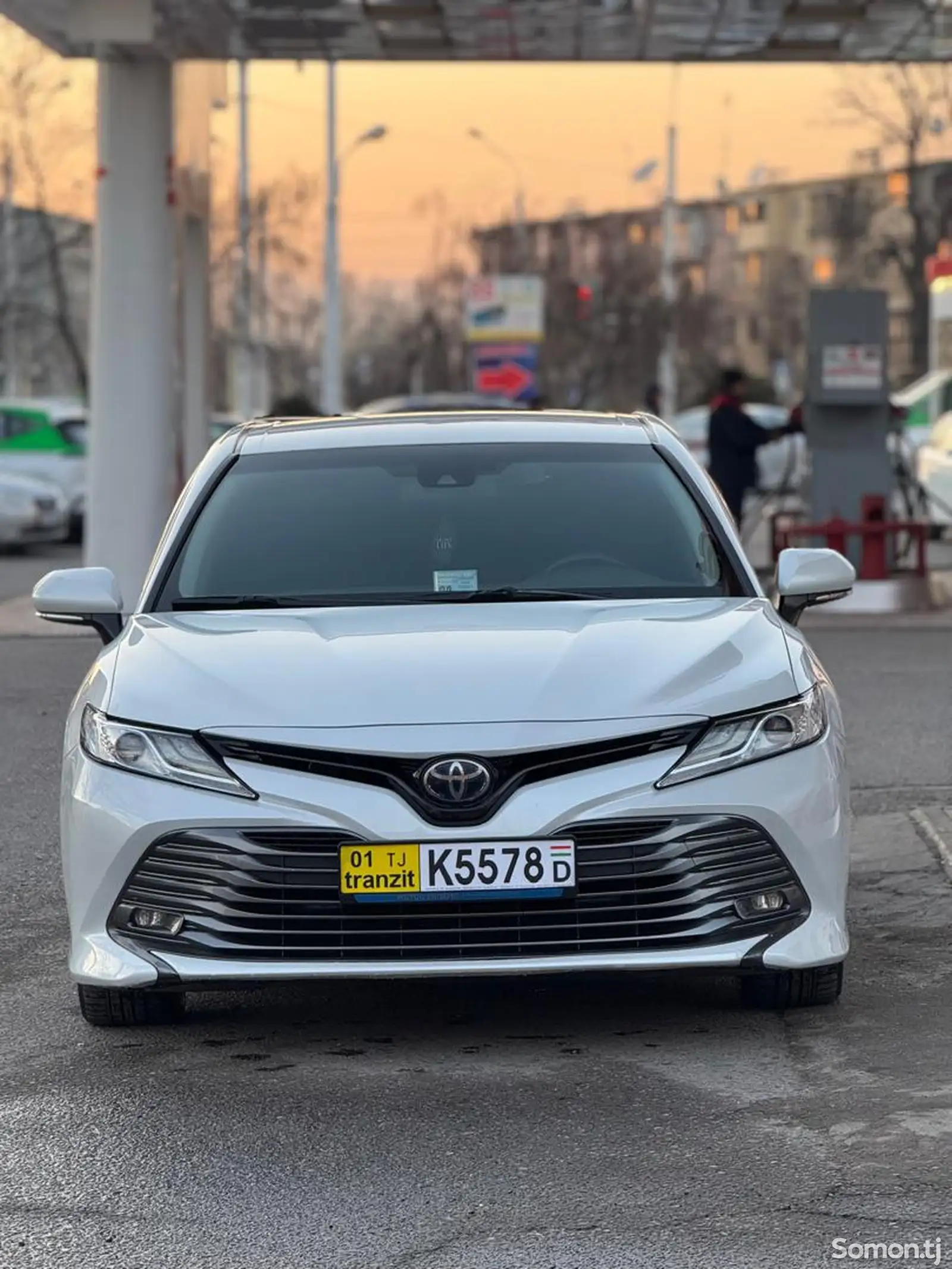 Toyota Camry, 2018-1