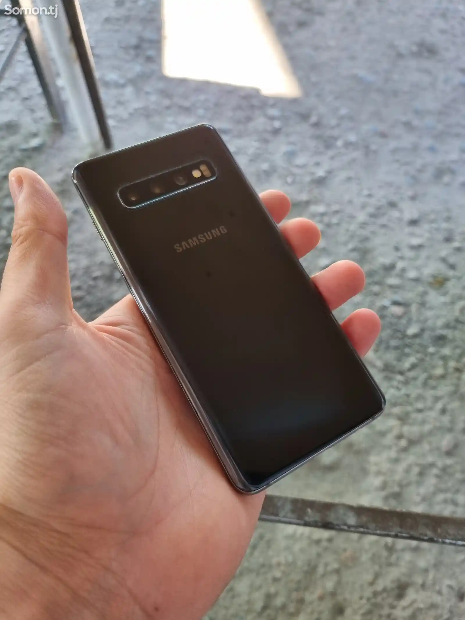 Samsung Galaxy S10 Duos-1