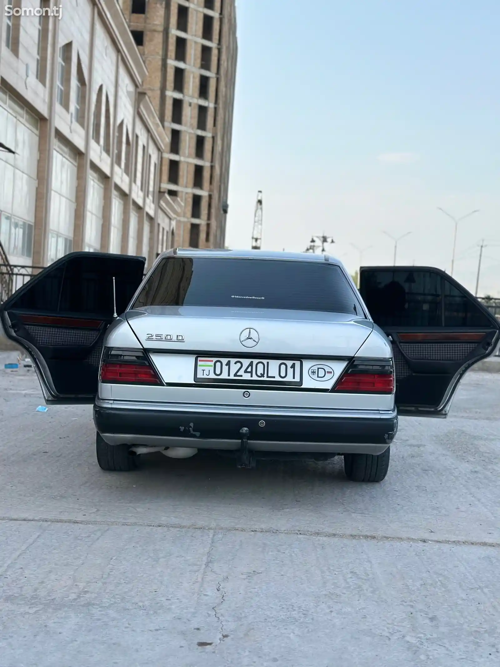 Mercedes-Benz W124, 1992-12