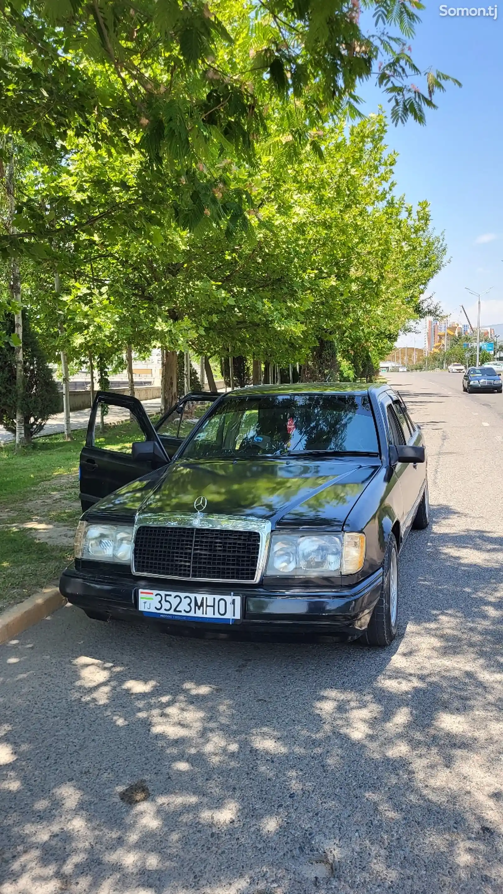 Mercedes-Benz W124, 1988-5