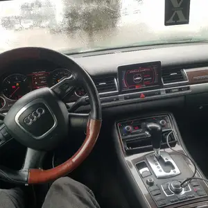 Audi A8, 2007