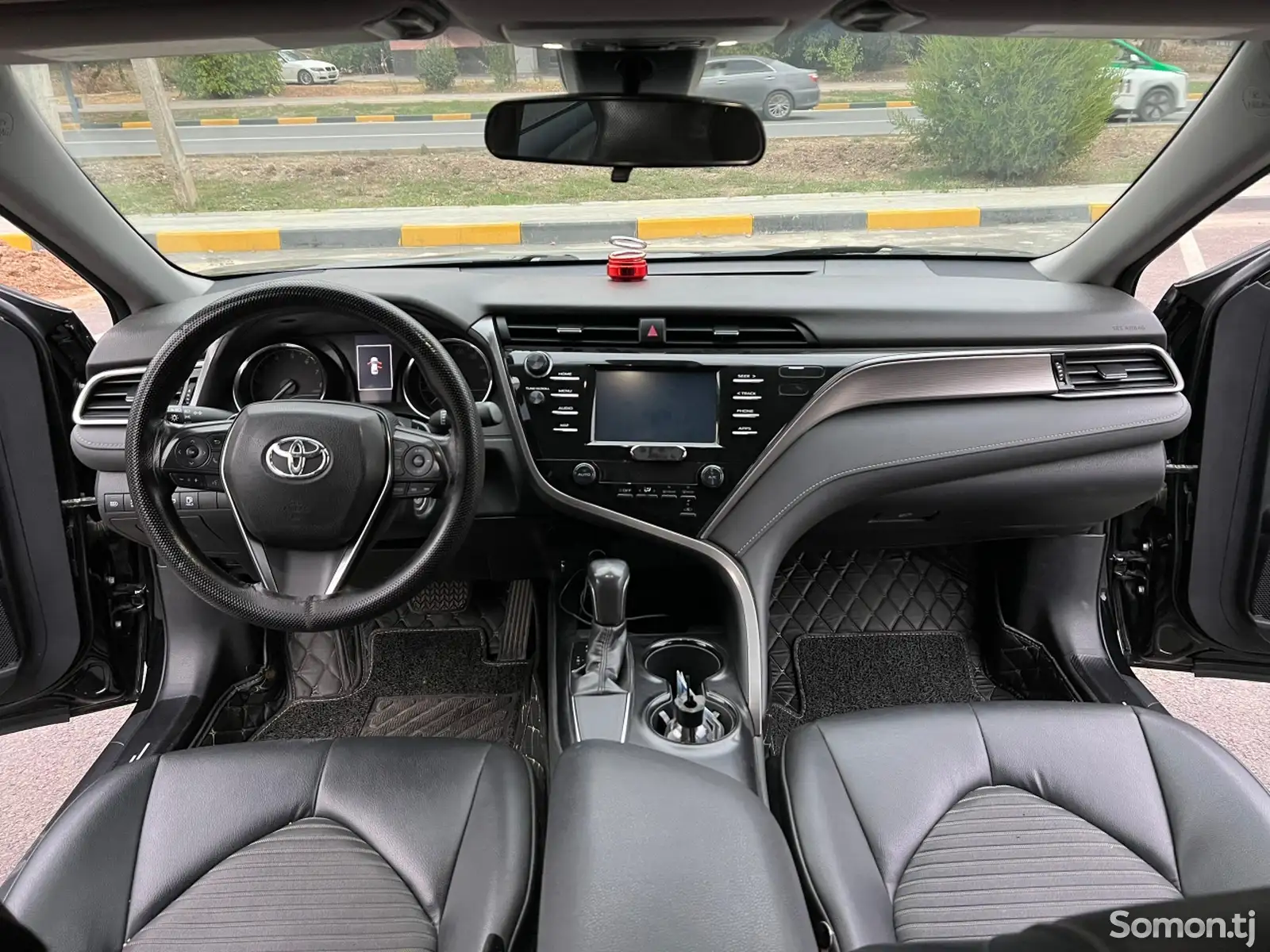 Toyota Camry, 2019-5