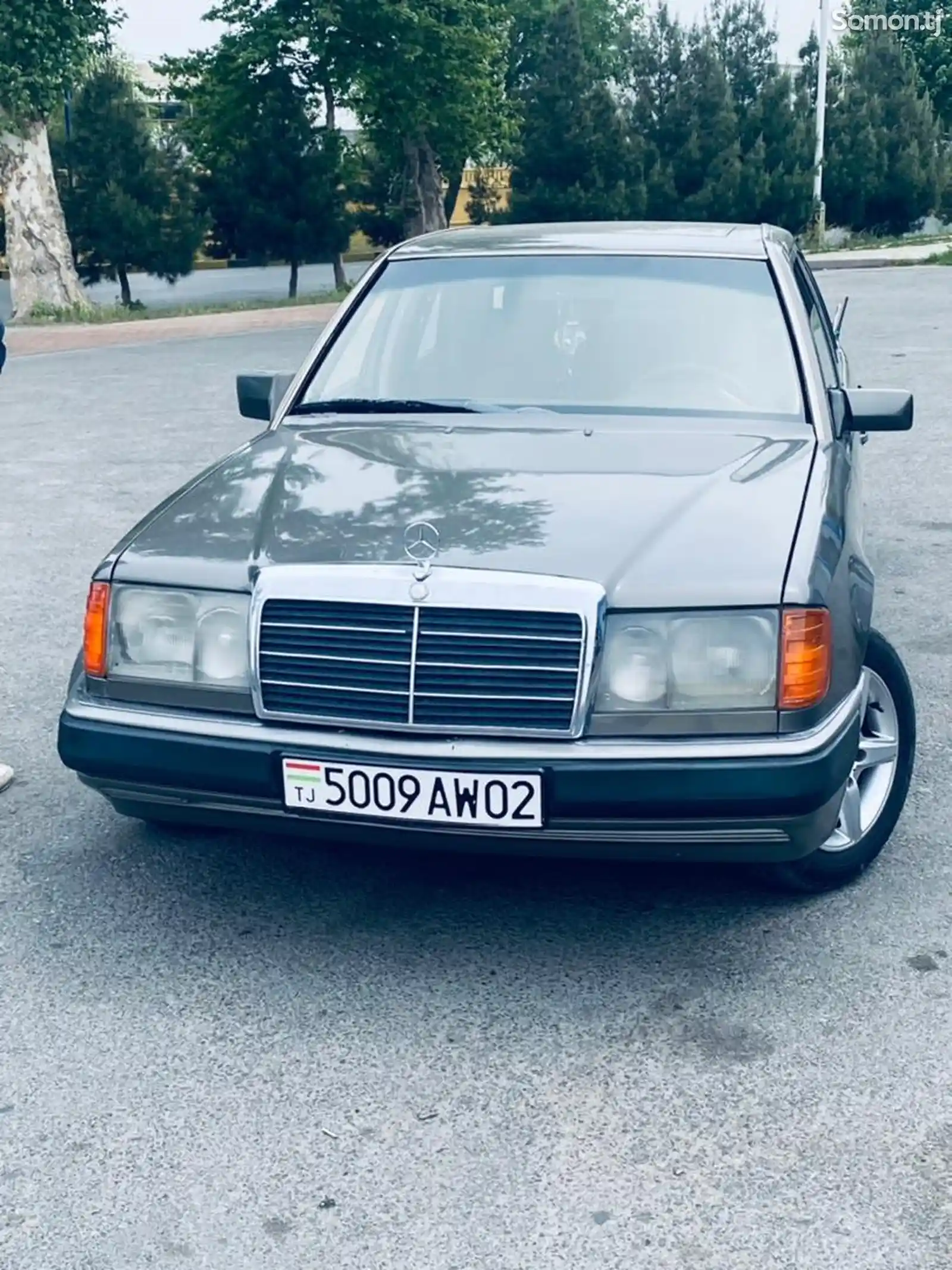 Mercedes-Benz W124, 1990-1