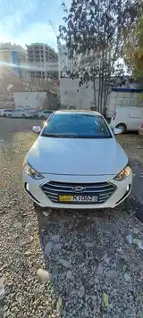 Hyundai Elantra, 2017-3