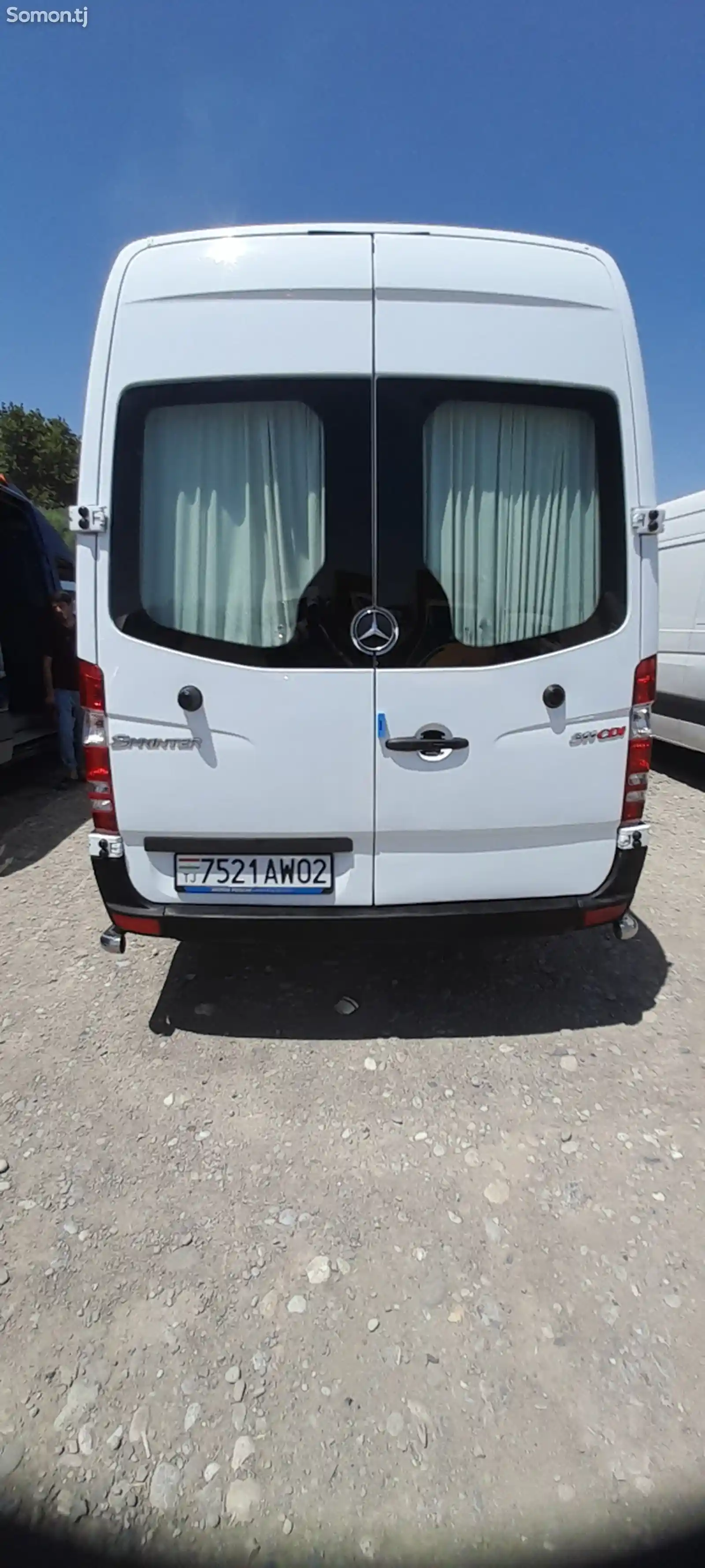 Mercedes Benz Sprinter-6