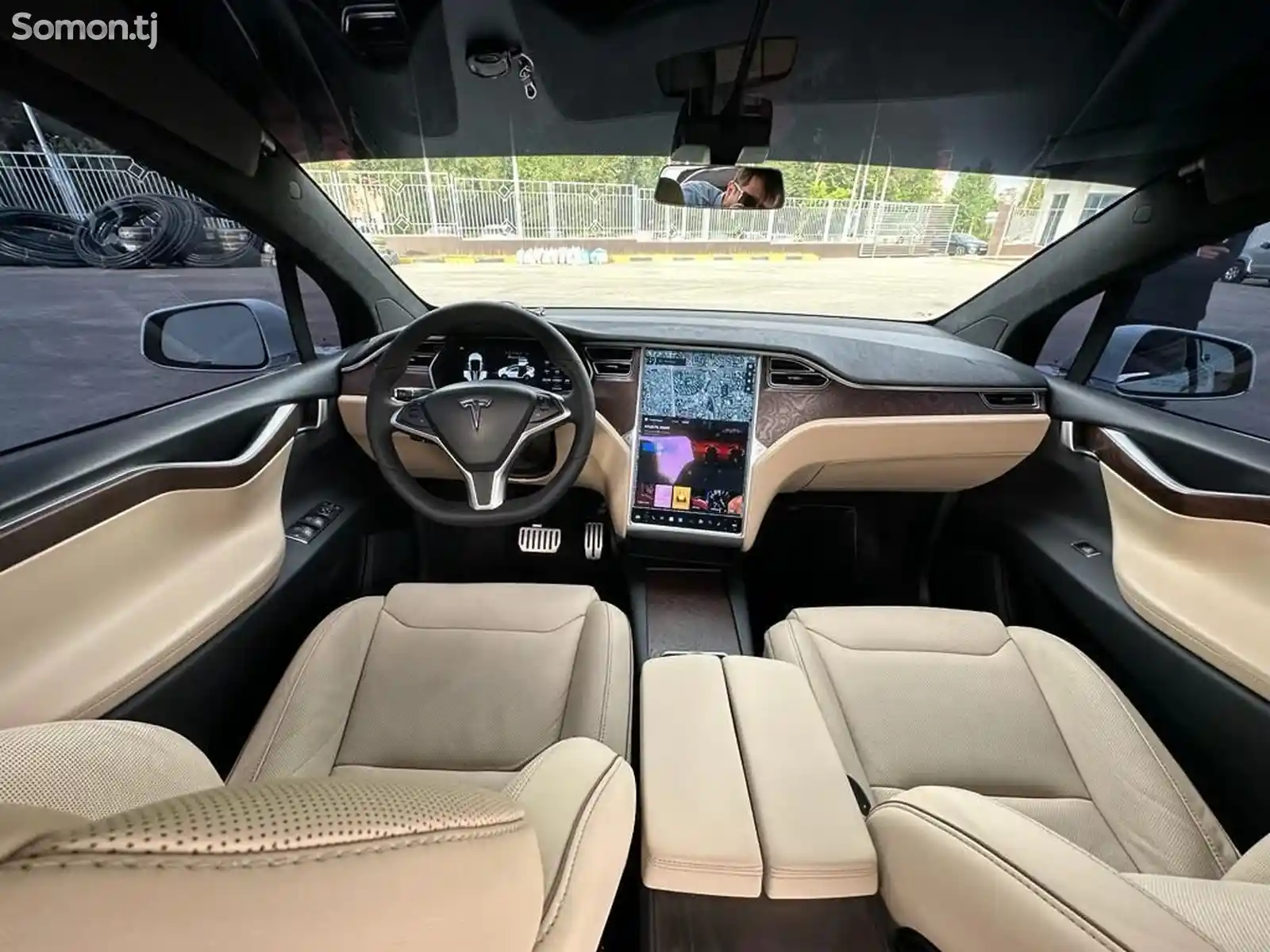 Tesla Model X, 2016-6