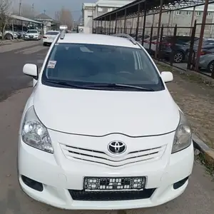 Toyota Verso, 2010