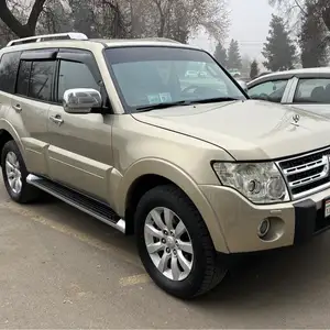 Mitsubishi Pajero, 2009