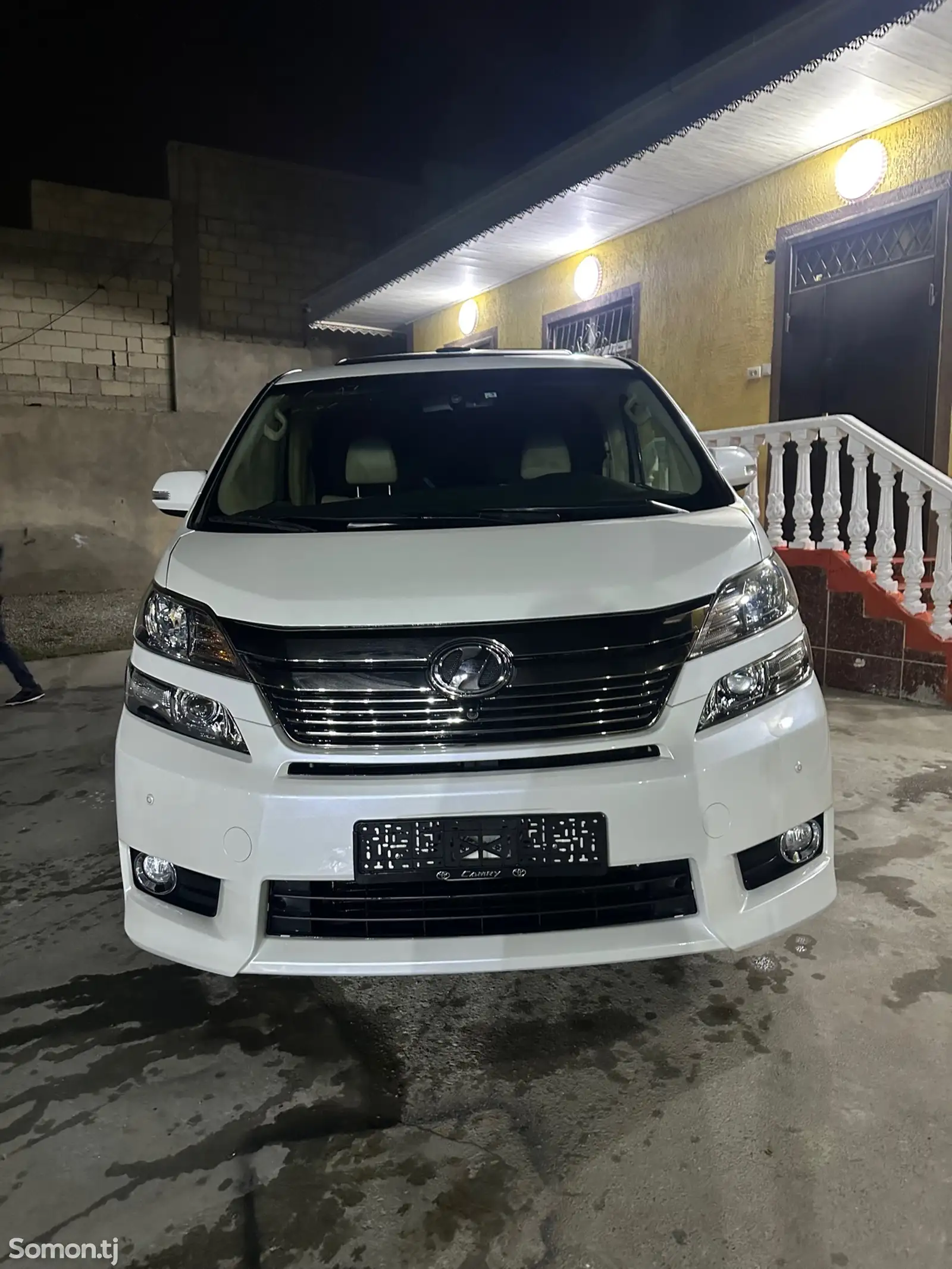 Toyota Vellfire, 2014-8