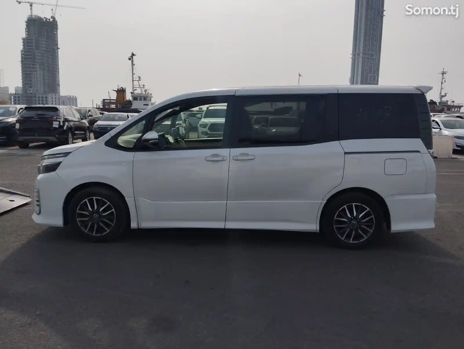 Toyota Voxy, 2014-5