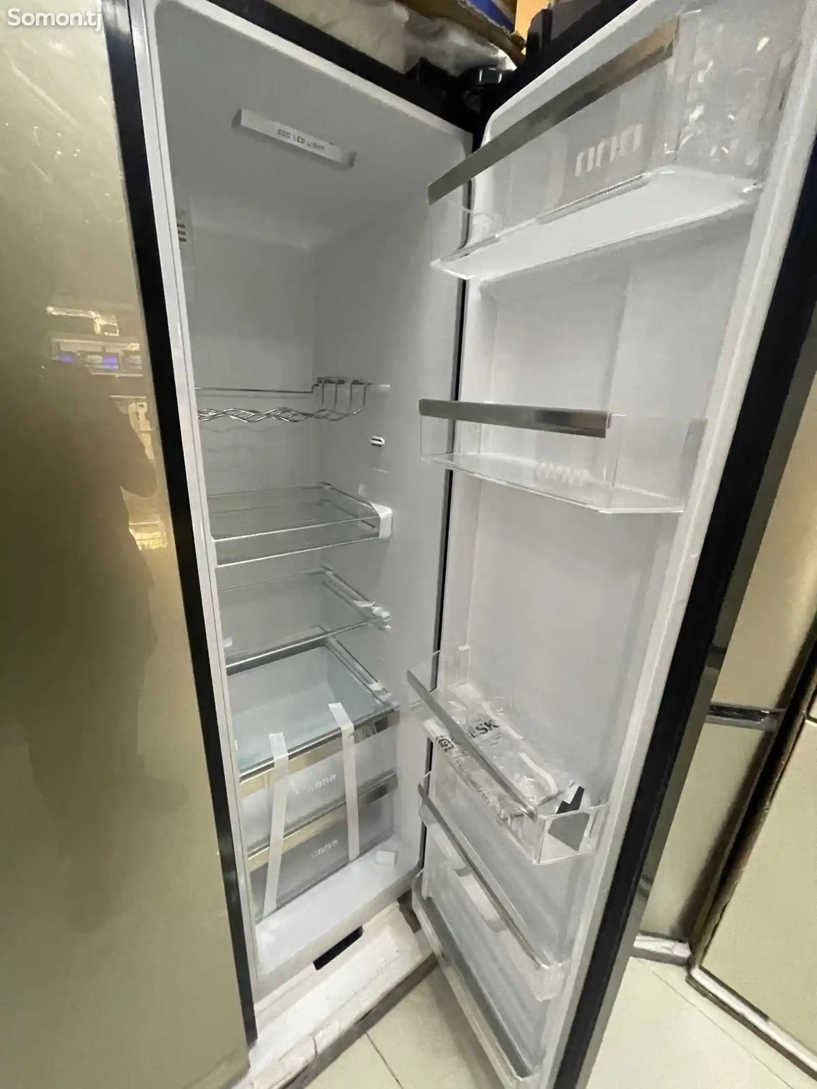 Холодильник Blesk 698-4