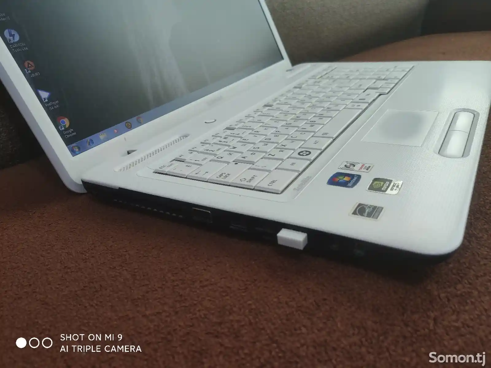 Ноутбук Toshiba Satellite core i3-3