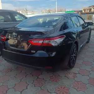 Toyota Camry, 2018