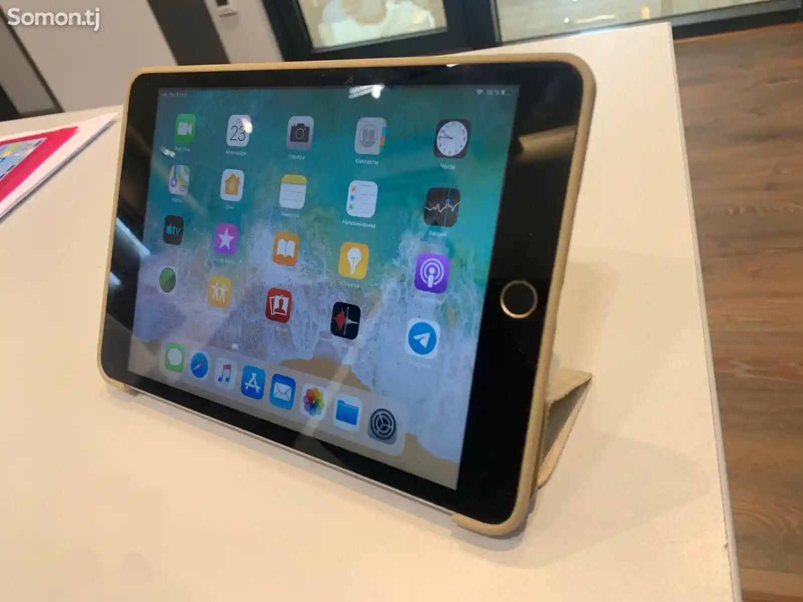 Планшет iPad Mini 3-2