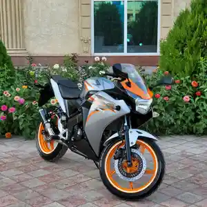 Мотоцикл Honda CBR 125