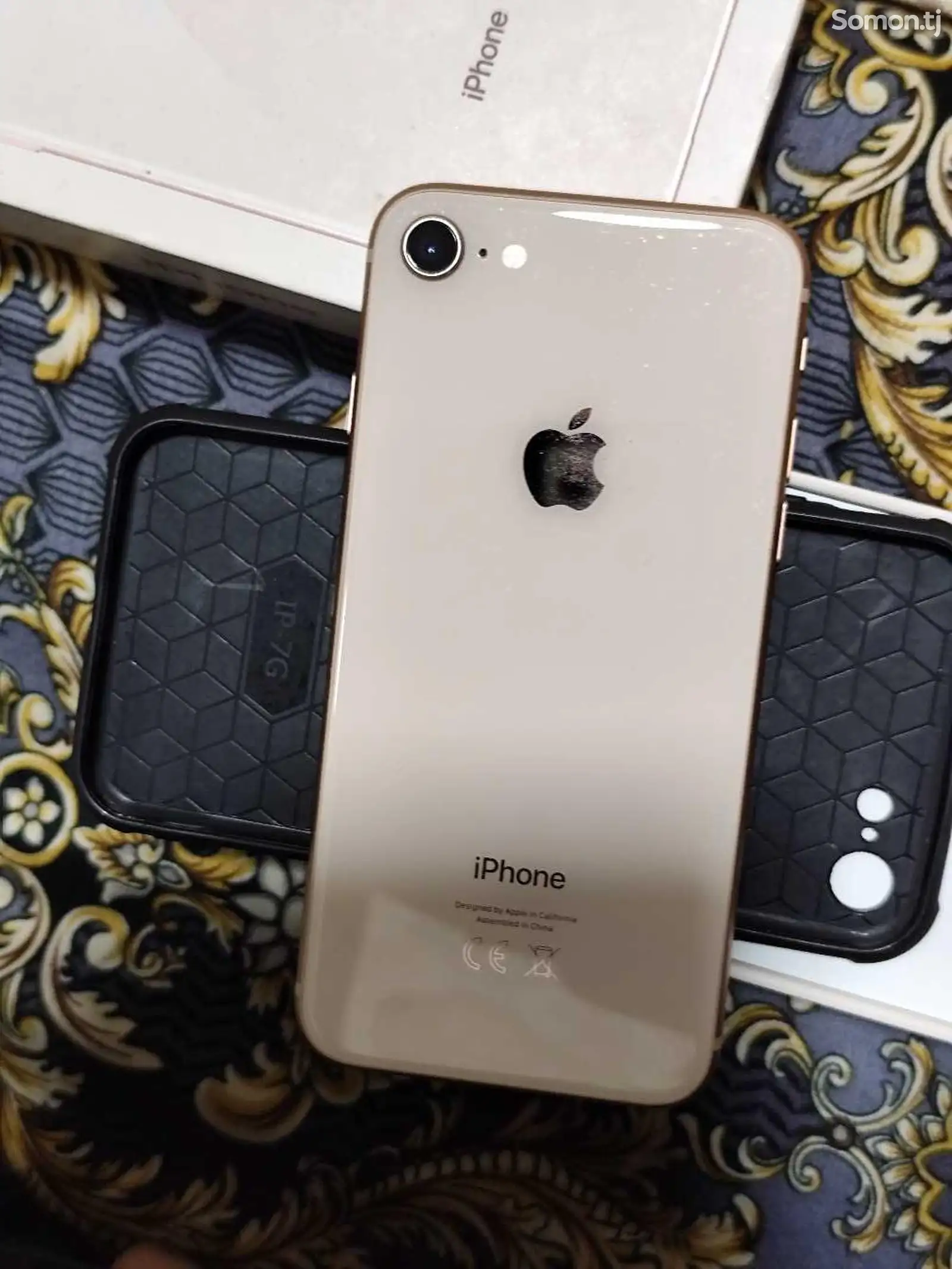 Apple iPhone 8, 64 gb, Gold-1