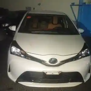 Toyota Vitz, 2015