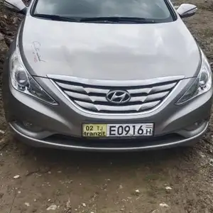 Hyundai Sonata, 2011