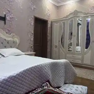 2-этажный, 5 комнатный дом, 220 м², Каленина