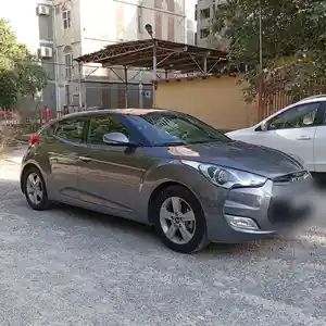 Hyundai Veloster, 2013