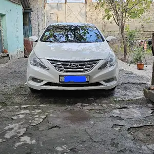 Hyundai Sonata, 2011